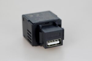 USB töltő  modul- fekete