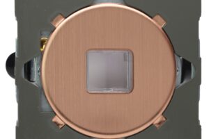 Sorolható szimpla adatátviteli aljzat keret - szálcsiszolt vörösréz